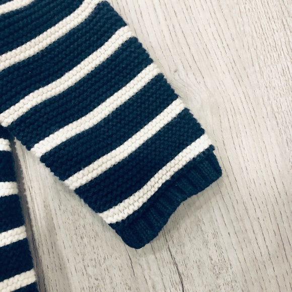 ⭐️Host Pick⭐️ Old Navy Baby Sweater 6-12 Months - Picture 3 of 8